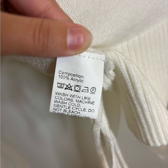 SHEIN Cream Cropped Sweater Tank Size Small - Picture 5 of 7